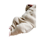 Pantalon bébé tricot : Zélie porté par un bébd